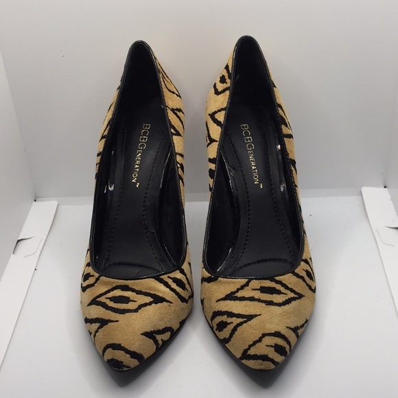 BCBGeneration Ladies Animal Print Heels Pumps Size 6 - Picture 2 of 11
